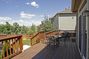 Great deck to bbq or entertain