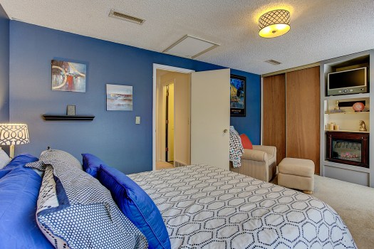 8455-w-79th-ave_bedroom01d