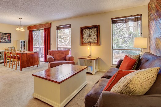 8455-w-79th-ave_livingrooma